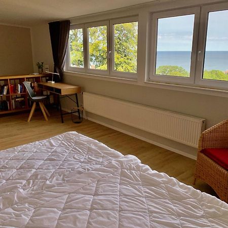 Ferienwohnung mit Meerblick und Schwimmbad Goehren  Exterior foto
