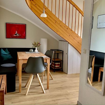 Ferienwohnung mit Meerblick und Schwimmbad Goehren  Exterior foto