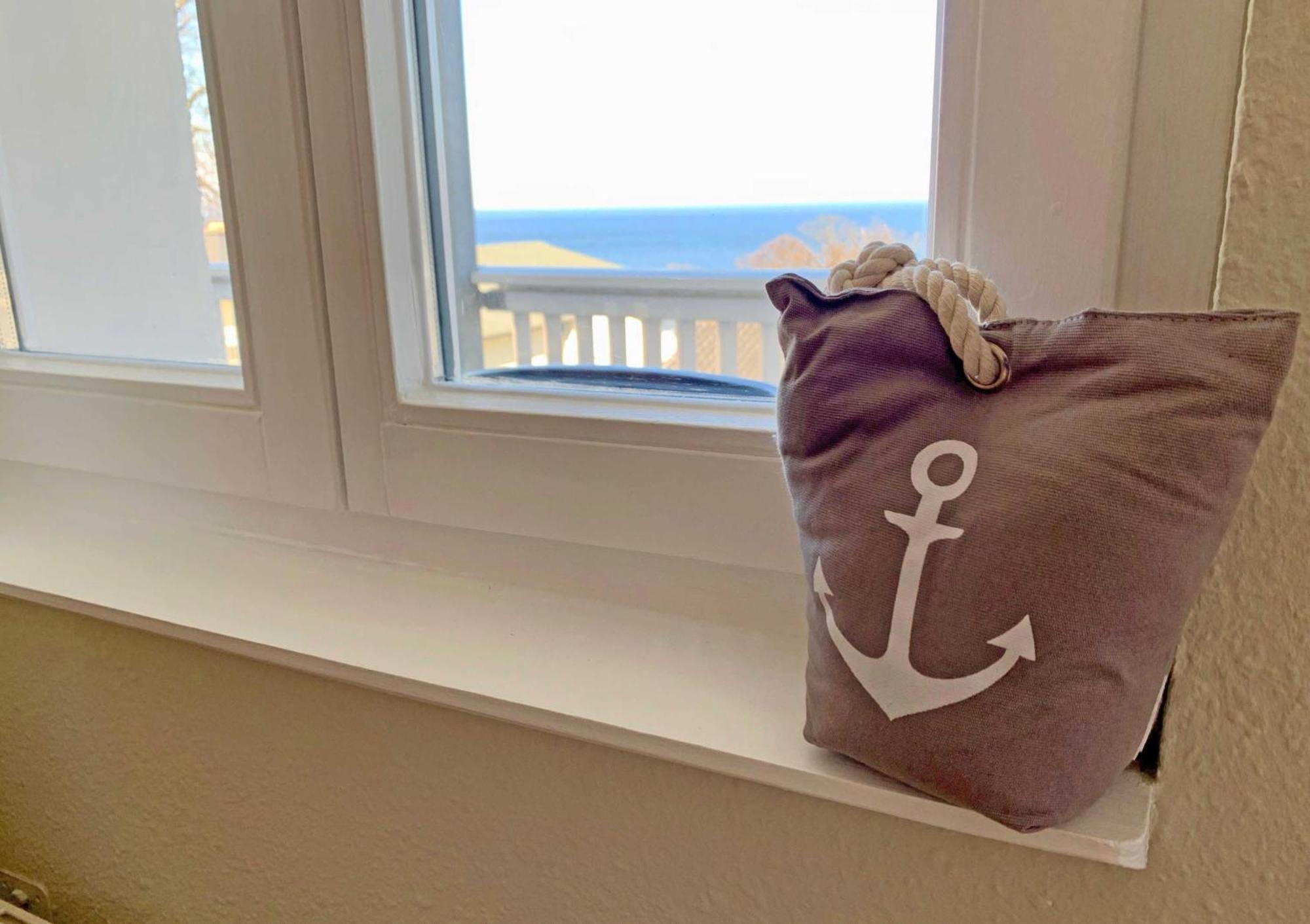 Ferienwohnung mit Meerblick und Schwimmbad Goehren  Exterior foto