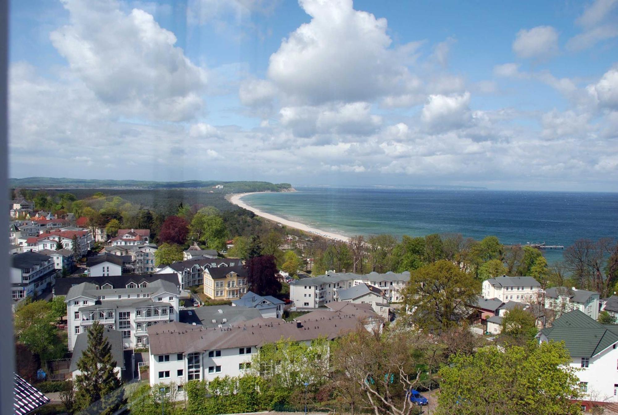 Ferienwohnung mit Meerblick und Schwimmbad Goehren  Exterior foto
